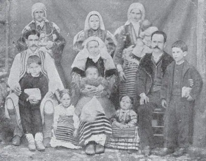 Georgi Churanov his brother and their family, 1903