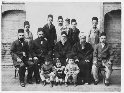 Al-shakir Family 1901, 1900