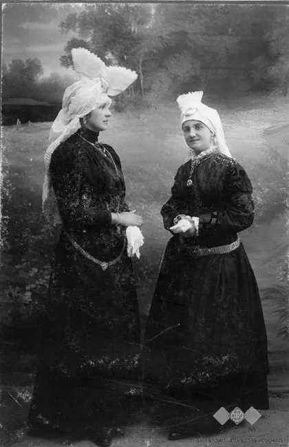 Avgust Berthold - Uršula Kremžar, v praznični noši iz konca 19. stoletja, 1895