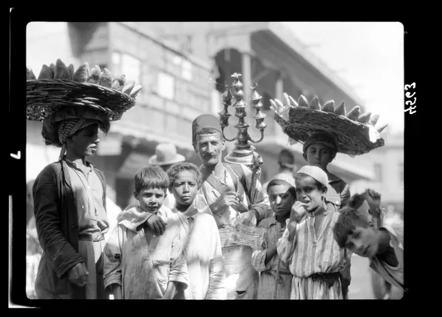 Street scenes and types, Baghdad, 1932