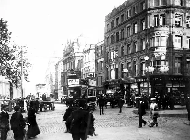Nassau Street, Dublin, 1900